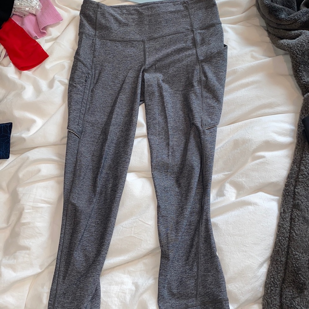 Grey cropped lulu lemon leggings WITH POCKET